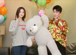 娱乐圈集体吃瓜,揭秘明星们的幕后故事